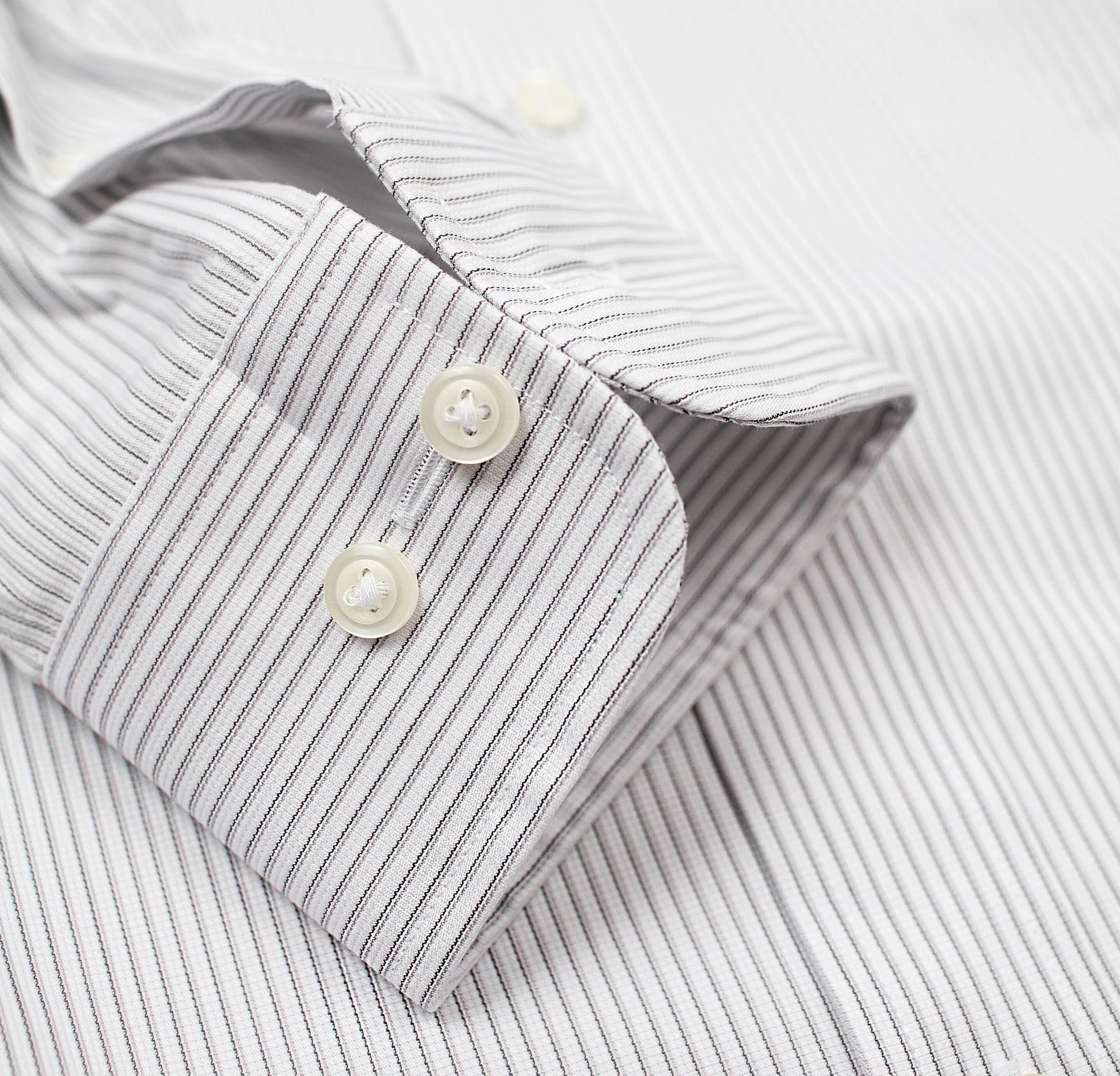 014 TF SC - Black Textured Stripe Tailored Fit Spread Collar (95/5) Cooper and Stewart 