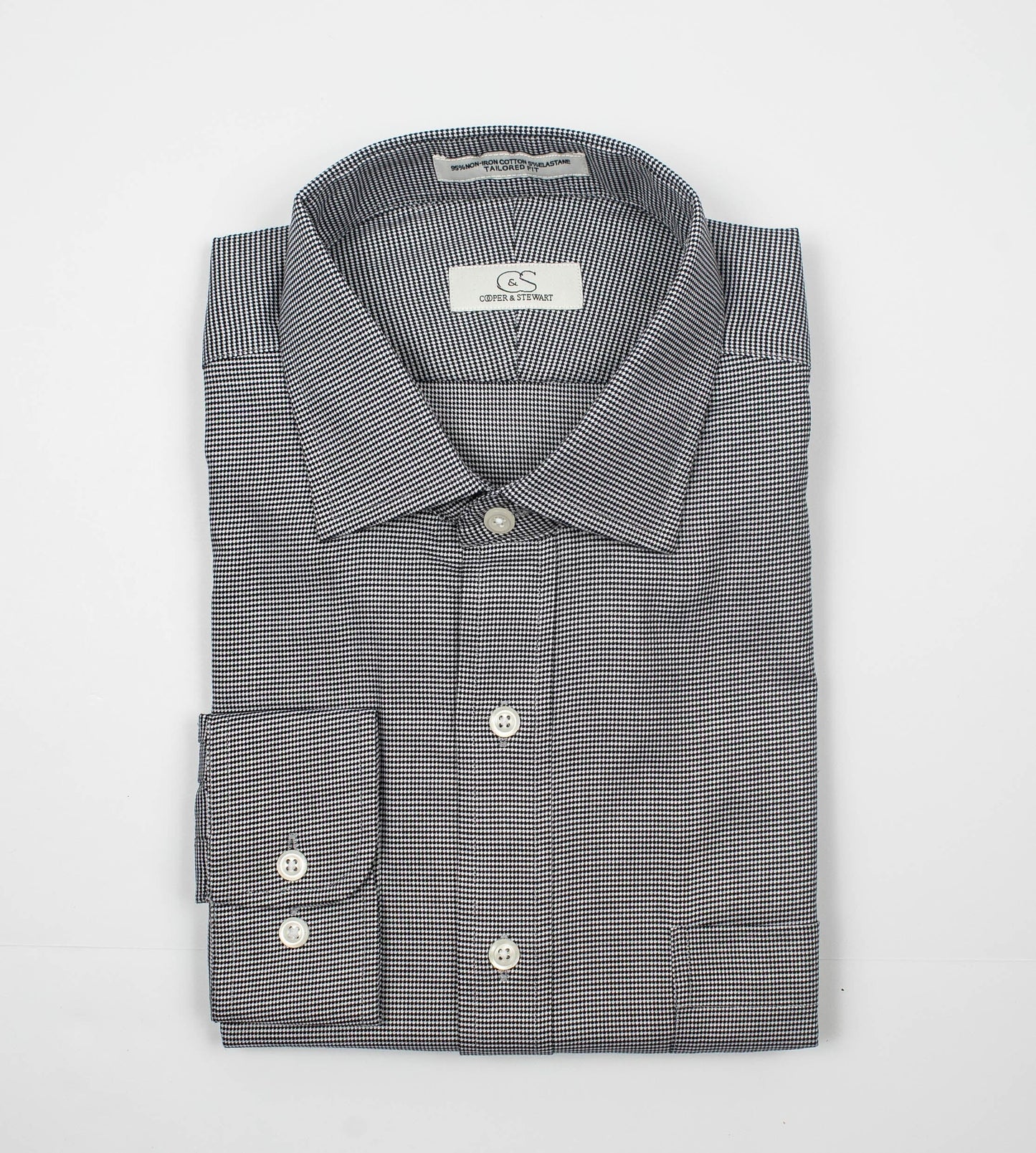 102 TF SC - Black & White Dobby Houndstooth Tailored Fit Spread Collar Cooper and Stewart 